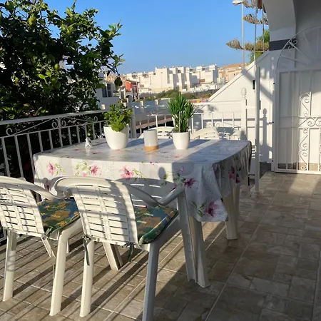 With Large Roof Terrace Near La Mata * Торрев'єха