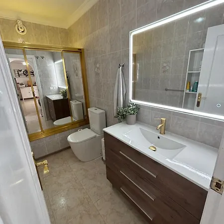 With Large Roof Terrace Near La Mata 別荘